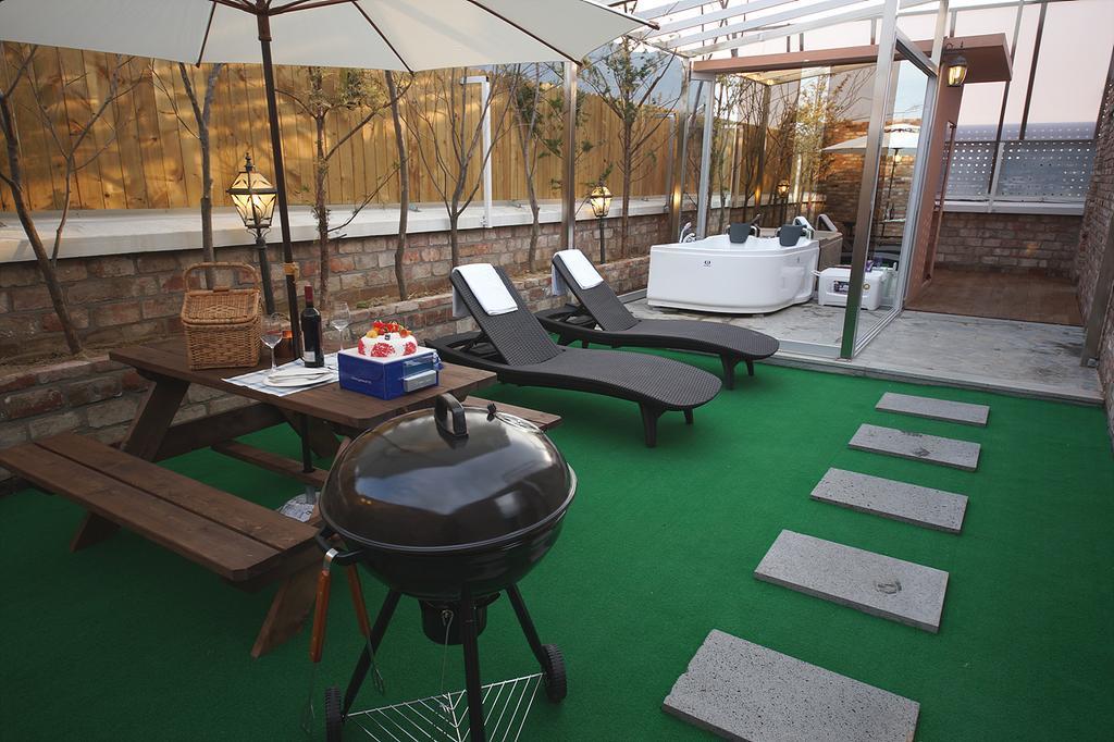 February Hotel Apsan 大邱 エクステリア 写真